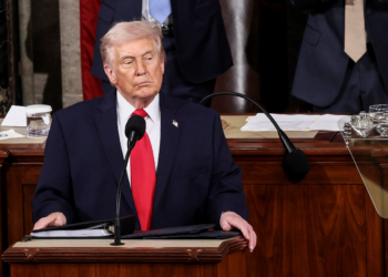 Trump diz que Irã quer arma nuclear e mísseis capazes de atingir os EUA em discurso do 'Estado da União'