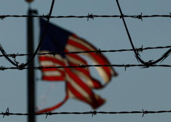 EUA derrubam drone do próprio governo por engano na fronteira com o México, dizem deputados