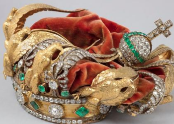 Coroa da imperatriz Eugénie, danificada em roubo no Louvre, será restaurada