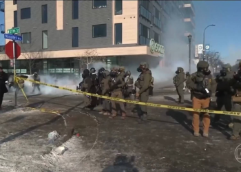 'Estão caçando imigrantes em Minneapolis quando eles saem para levar o lixo'