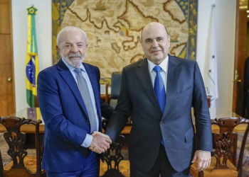 Lula se reúne com o primeiro-ministro da Rússia, e declaração conjunta defende o multilateralismo e a não intervenção