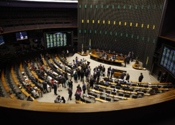 Disputa pelo TCU racha centrão e antecipa debate sobre futuro das emendas