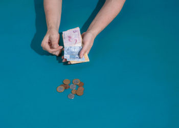 Salário mínimo terá ganho real de 2,3% em 2027 após alta do PIB de 2025