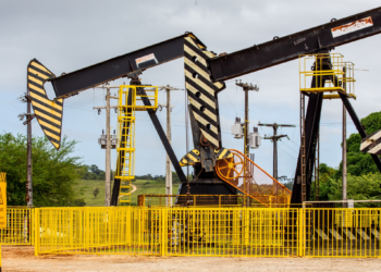 Opep+ aumenta produção de petróleo após ataques ao Irã e na região