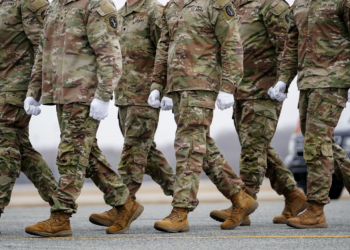 É #FAKE que imagens mostrem militares de elite americanos capturados pelo Irã; cenas foram criadas com IA