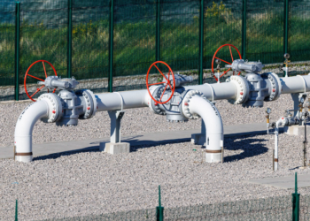 Guerra no Oriente Médio eleva percepção de risco para GNL no maior leilão de energia do Brasil