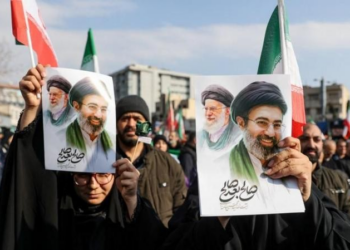 Avião dos EUA cai no espaço aéreo do Iraque; Trump diz que Marinha, Força Aérea e líderes do Irã 'foram varridos da face da terra'