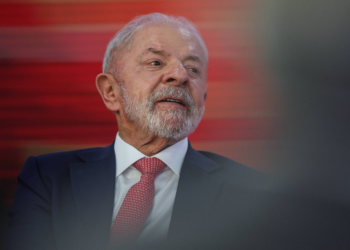 Governador rompe acordo, bagunça palanque e Lula busca nome de consenso no Maranhão