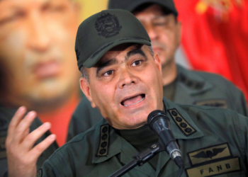 Presidente da Venezuela demite ministro da Defesa aliado de Maduro e procurado pelos EUA