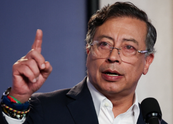 'Nunca falei com um narcotraficante em toda a minha vida', diz presidente da Colômbia