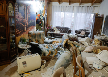 EUA atacam central nuclear de Natanz, diz Teerã; Irã lança mísseis contra base do Reino Unido; ACOMPANHE