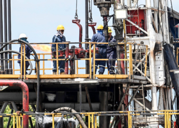 Opep+ aumenta produção de petróleo em 206 mil barris por dia