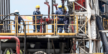 Opep+ aumenta produção de petróleo em 206 mil barris por dia