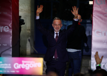 Emmanuel Grégoire vence Rachida Dati e partido socialista mantém prefeitura de Paris, apontam pesquisas