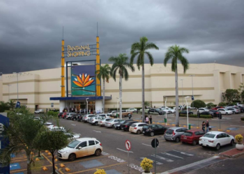 Juíza dá 15 dias para restaurante deixar shopping por dívida de R$ 222 mil