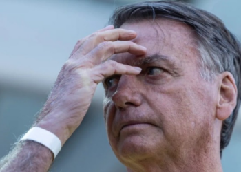 Bolsonaro recebe alta da UTI e é transferido para quarto