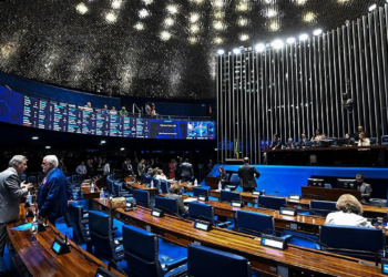 Senado aprova projeto que equipara misoginia ao crime de racismo