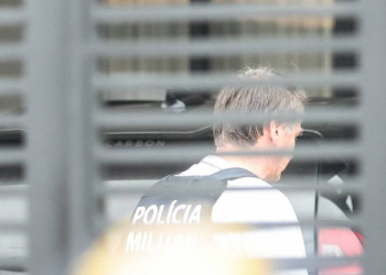 Bolsonaro recebe alta de hospital em Brasília e segue para prisão domiciliar