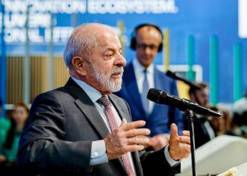 Lula chama guerra entre EUA e Irã de 'insensatez' em viagem à Europa