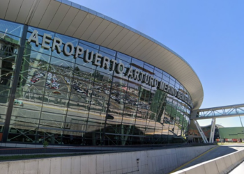 Avião que viria ao Brasil colide com outra aeronave na pista do aeroporto de Santiago