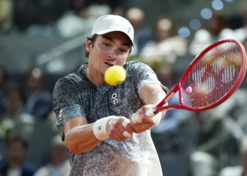 João Fonseca perde para tenista da casa na estreia em Madri