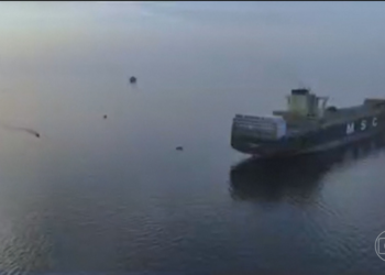 Trump diz que Irã está em estado de colapso e que pediu reabertura do Estreito e Ormuz