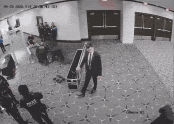 Novas imagens mostram como atirador tentou invadir jantar com Trump