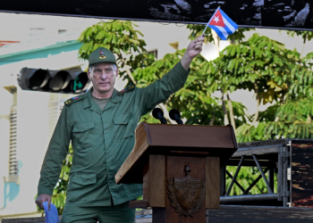 Trump quer tomar Cuba, e o presidente da ilha diz estar 'pronto' para a guerra