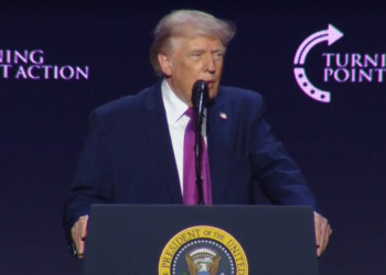 Em discurso a apoiadores, Trump diz que Irã nunca terá arma nuclear