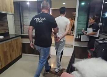 Dentista é preso suspeito de forçar companheira a tatuar o nome dele dez vezes em SC