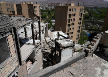 Dois estrangeiros são presos no Irã por importar tecnologia Starlink para acessar internet, diz agência