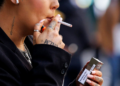 Como o Reino Unido pretende proibir o cigarro para as próximas gerações?