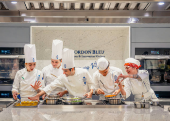 Chefs premiados ministram aulas em evento beneficente no Le Cordon Bleu em SP