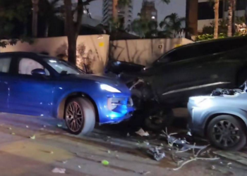 Motorista de Porshe bate em carros estacionados e é preso por embriaguez em SP