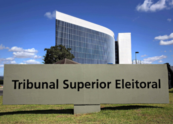 TSE se aproxima da eleição de 2026 com mistério sobre suspensão de perfis de 2022