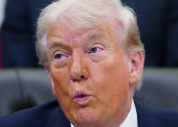Trump chama proposta do Irã de estúpida e diz que cessar-fogo está por um fio