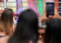 Como as redes sociais induzem adolescentes ao OnlyFans?
