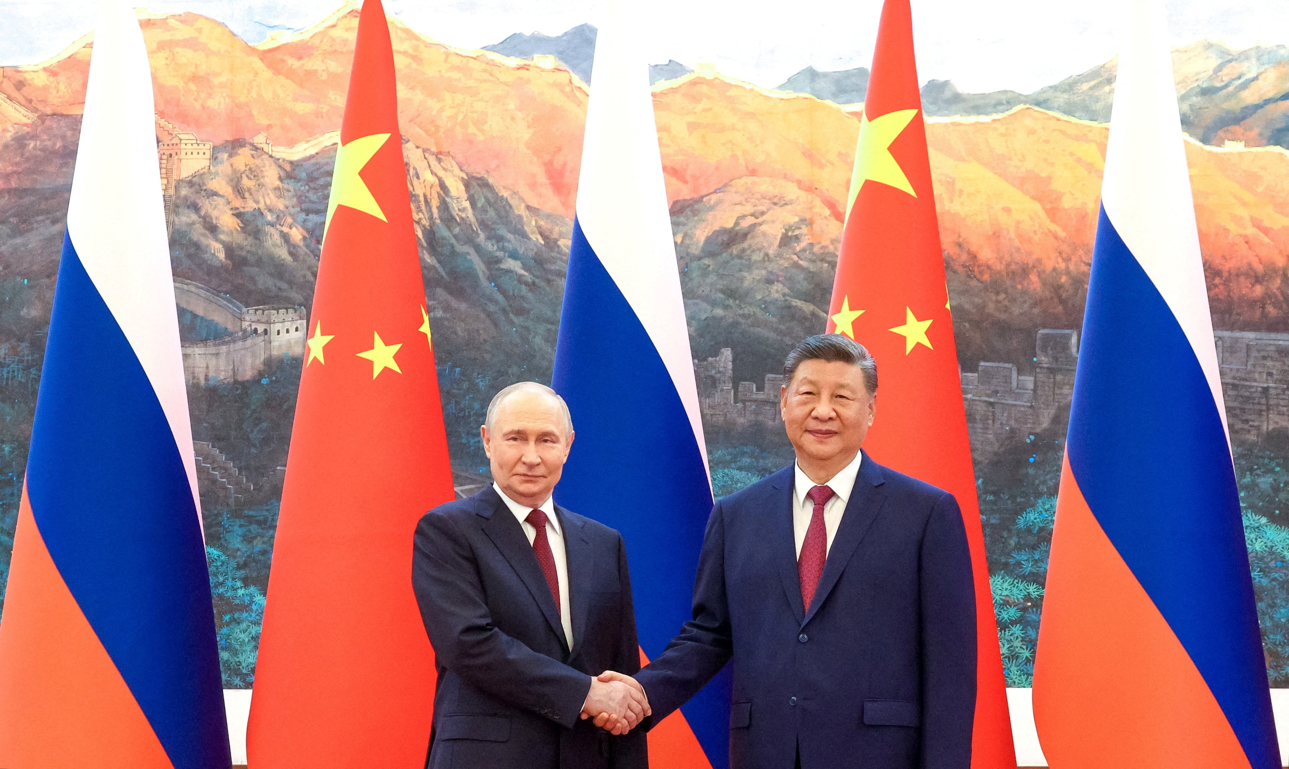 Putin e Xi se encontram em Pequim dias após visita de Trump à China