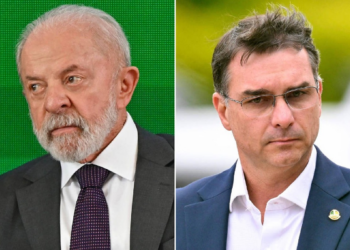 Lula chama Flávio Bolsonaro de miliciano e diz que senador traiu a pátria