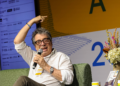Sandro Veronesi, na Feira do Livro, diz que sua literatura reza pelas pessoas comuns