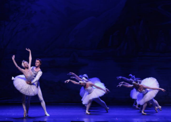 Balé Clássico de São Petersburgo apresenta 'O Lago dos Cisnes' em SP