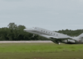 Avião particular explode após cair em aeroporto na República Dominicana; ao menos duas pessoas morreram