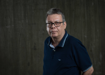Alvaro Costa e Silva lança coletânea de crônicas publicadas na Folha em livraria do Rio