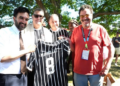 Prefeito de Nova York, Zohran Mamdani, recebe camisas do Corinthians após falas sobre a Democracia Corinthiana e Sócrates