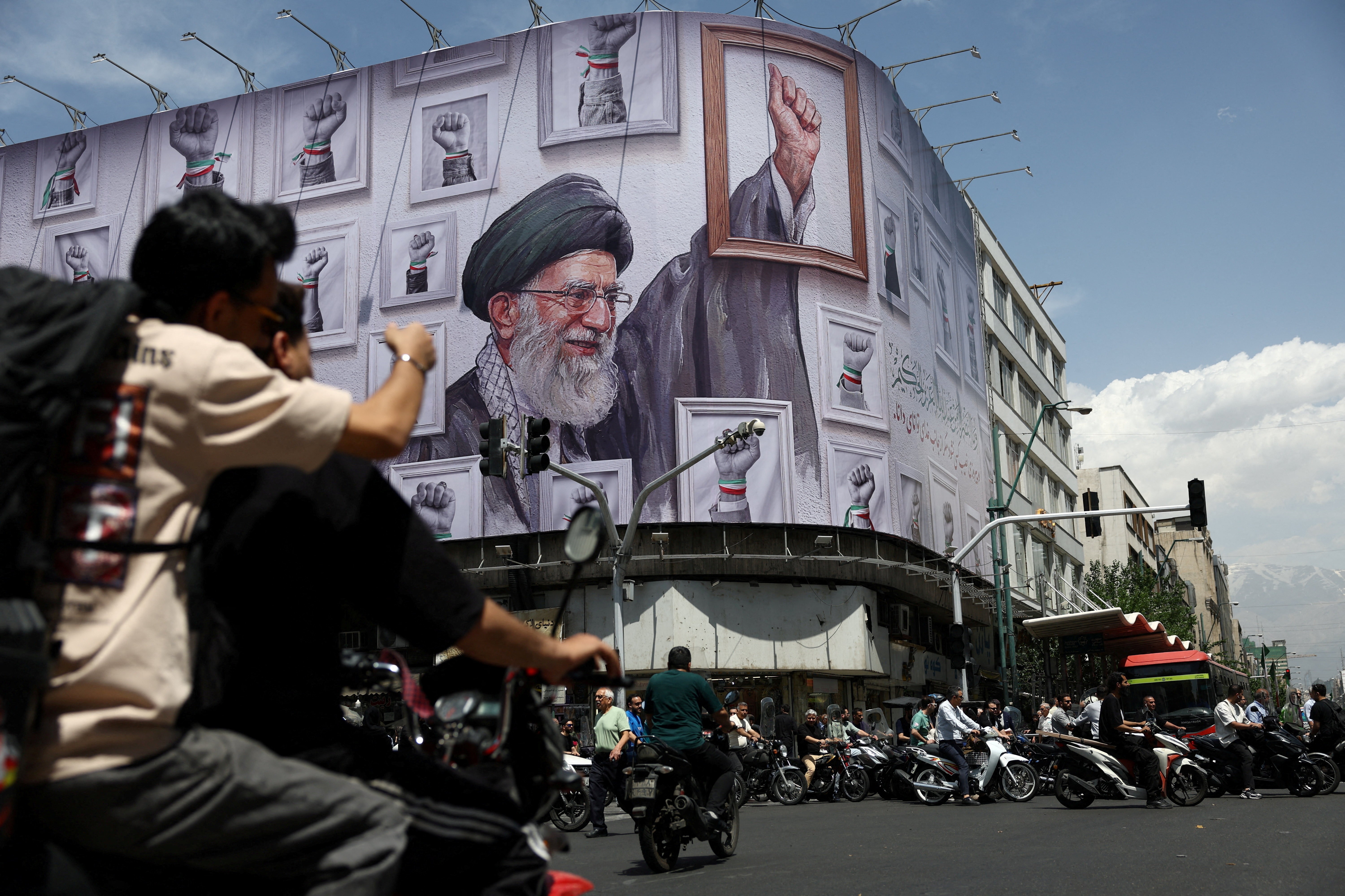 Irã muda data de funeral de Ali Khamenei para 6 de julho; sepultamento será no dia 9