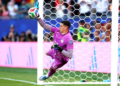 Goleiro Gill defende dois pênaltis da Alemanha para classificar o Paraguai