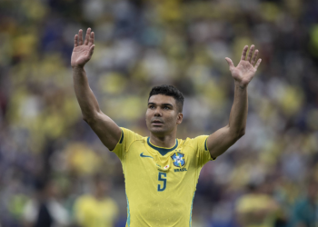 Casemiro vai do inferno ao céu entre torcedores nas redes: 'nunca critiquei'