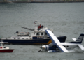 Aeronave faz pouso forçado em rio de Nova York; passageiros foram resgatados sem ferimentos