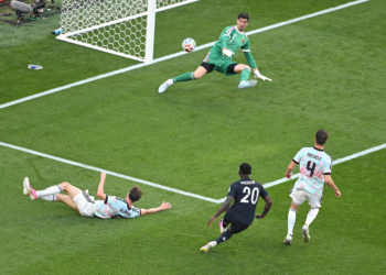Balogun volta sem pólvora dentre os mortos e dá adeus à Copa do Mundo