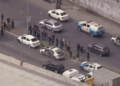 Dois policiais civis são baleados em ataque na avenida Brasil, no Rio